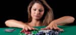 Strip Poker Regeln » für Partys, Paare und Online Spiele